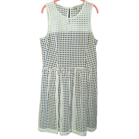 Banana Republic 16 Tall white eyelet dress black lining - Picture 1 of 7